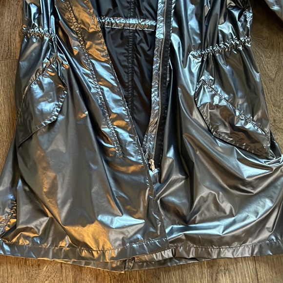 Shiny silver rain jacket size M - Picture 6 of 10